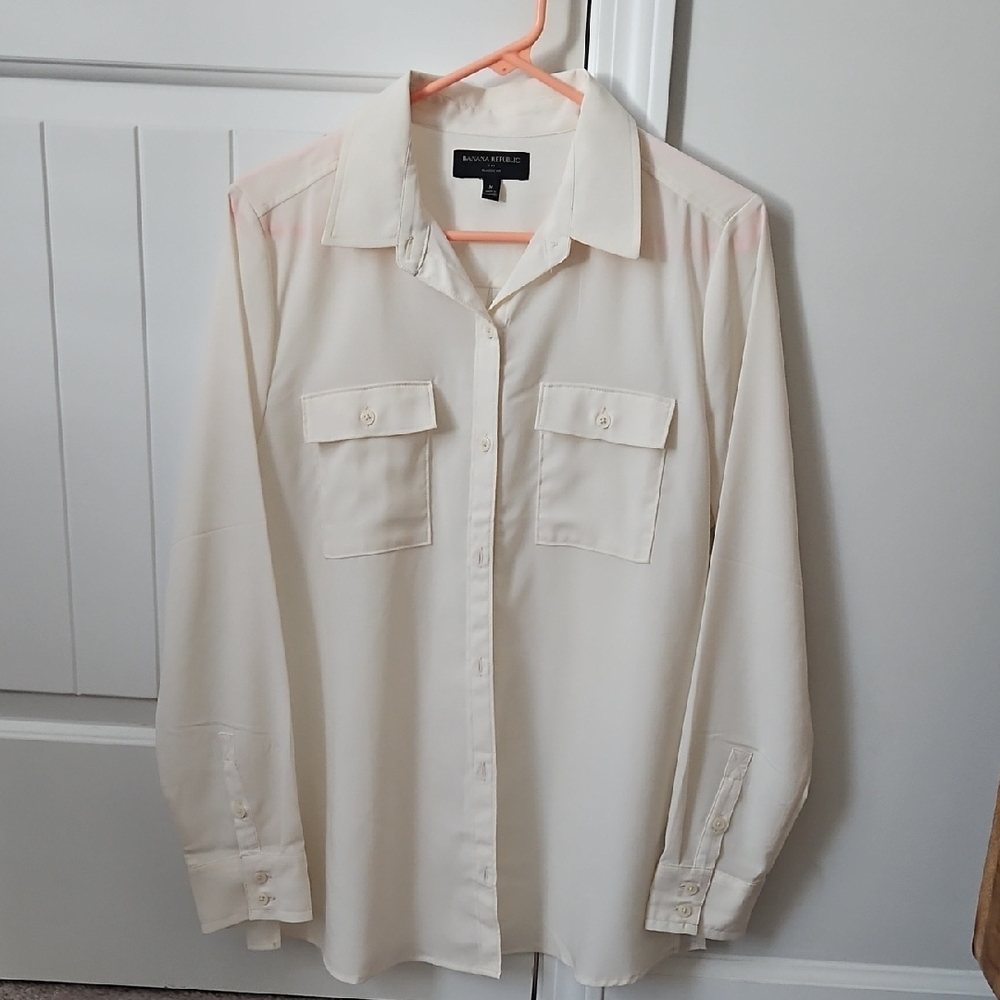 Banana Republic Ivory Cream Button-Up Blouse